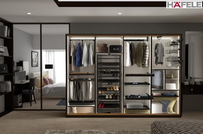 Aluminum Divisional  Glass Door 